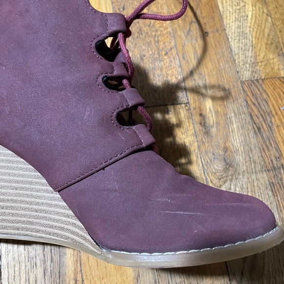 Nautica Wedges Burgundy size 7 - Picture 3 of 16